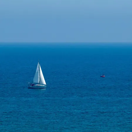 Ventana Al Mar En Playa De Gandia, Solo Familias