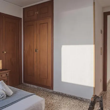 Ventana Al Mar En Playa De Gandia, Solo Familias